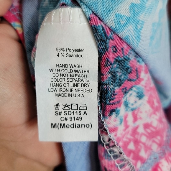 Sleeveless Floral Dress w/pockets - Picture 2 of 2